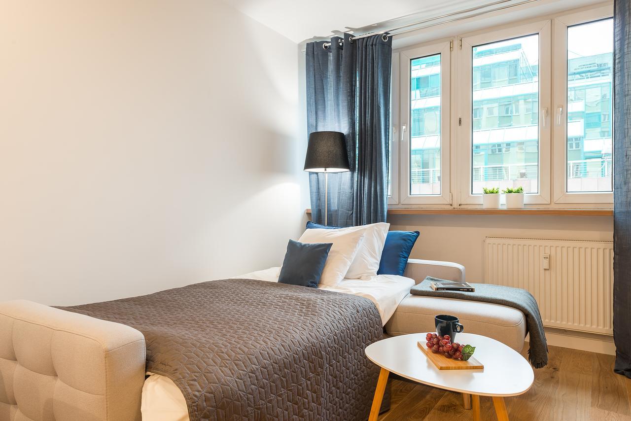Rondo Onz Apartment Warsaw Room photo